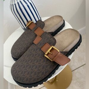 michael kors judd closed toed sandal Clogs